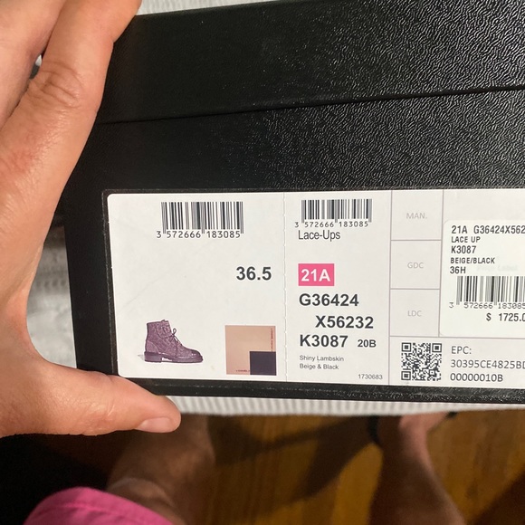 100% Auth NIB 2020 Chanel Interlocking CC Combat Boots 2 Tone 36.5 EUR sz US 6.5 - Picture 3 of 7